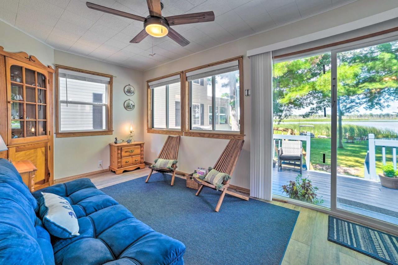 East Tawas Lakefront Getaway With Kayaks And Deck Esterno foto