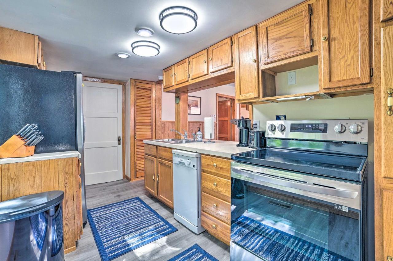 East Tawas Lakefront Getaway With Kayaks And Deck Esterno foto