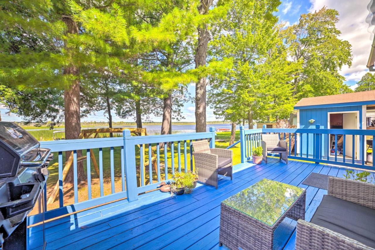 East Tawas Lakefront Getaway With Kayaks And Deck Esterno foto