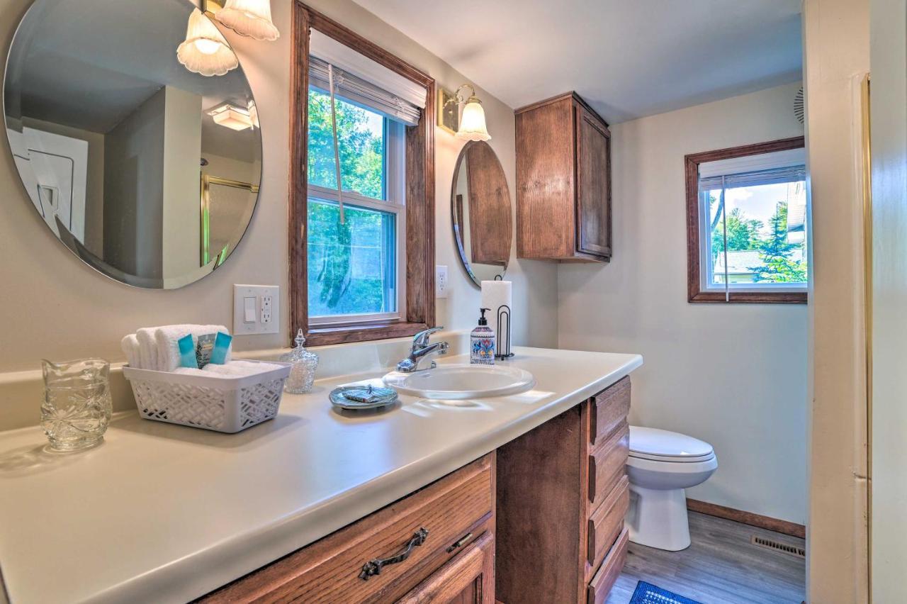 East Tawas Lakefront Getaway With Kayaks And Deck Esterno foto