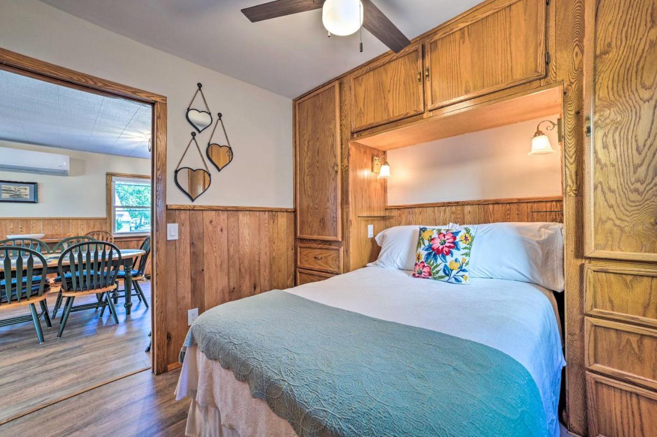 East Tawas Lakefront Getaway With Kayaks And Deck Esterno foto